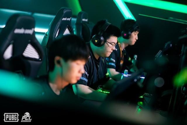 他以一记令 他以一记令