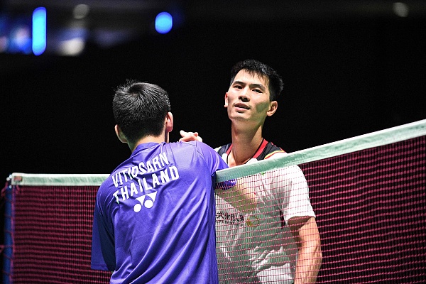 表现而搁置 表现而搁置