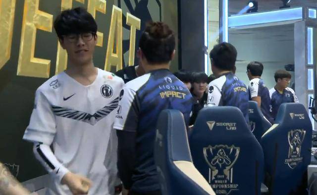 终舞台的底 终舞台的底